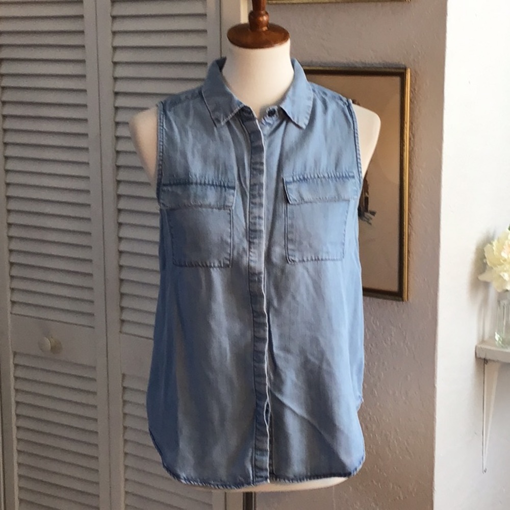 Who What Wear blue chambray sleeveless blouse